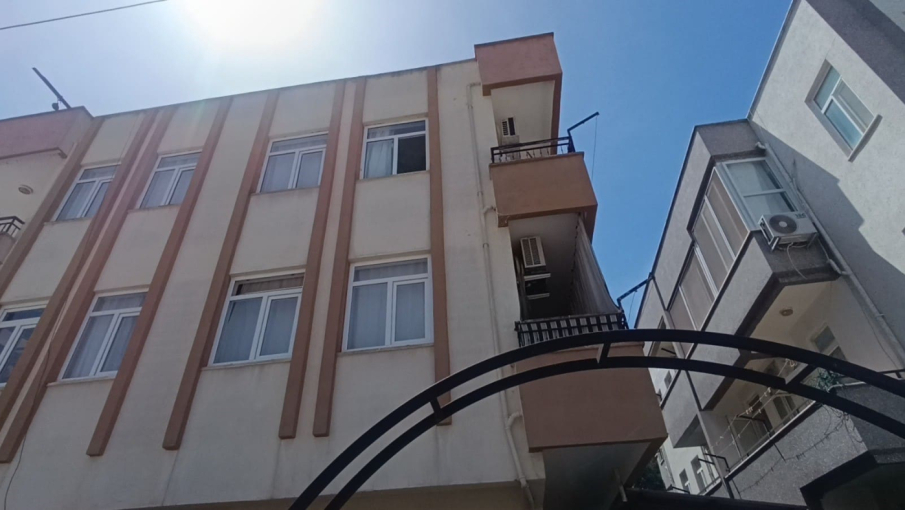 Antalya'da küçük çocuk ikinci kattan düştü, olayı kırıklarla atlattı